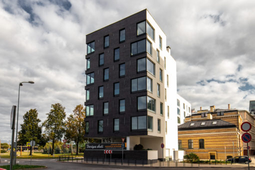 Daudzdzīvokļu māja