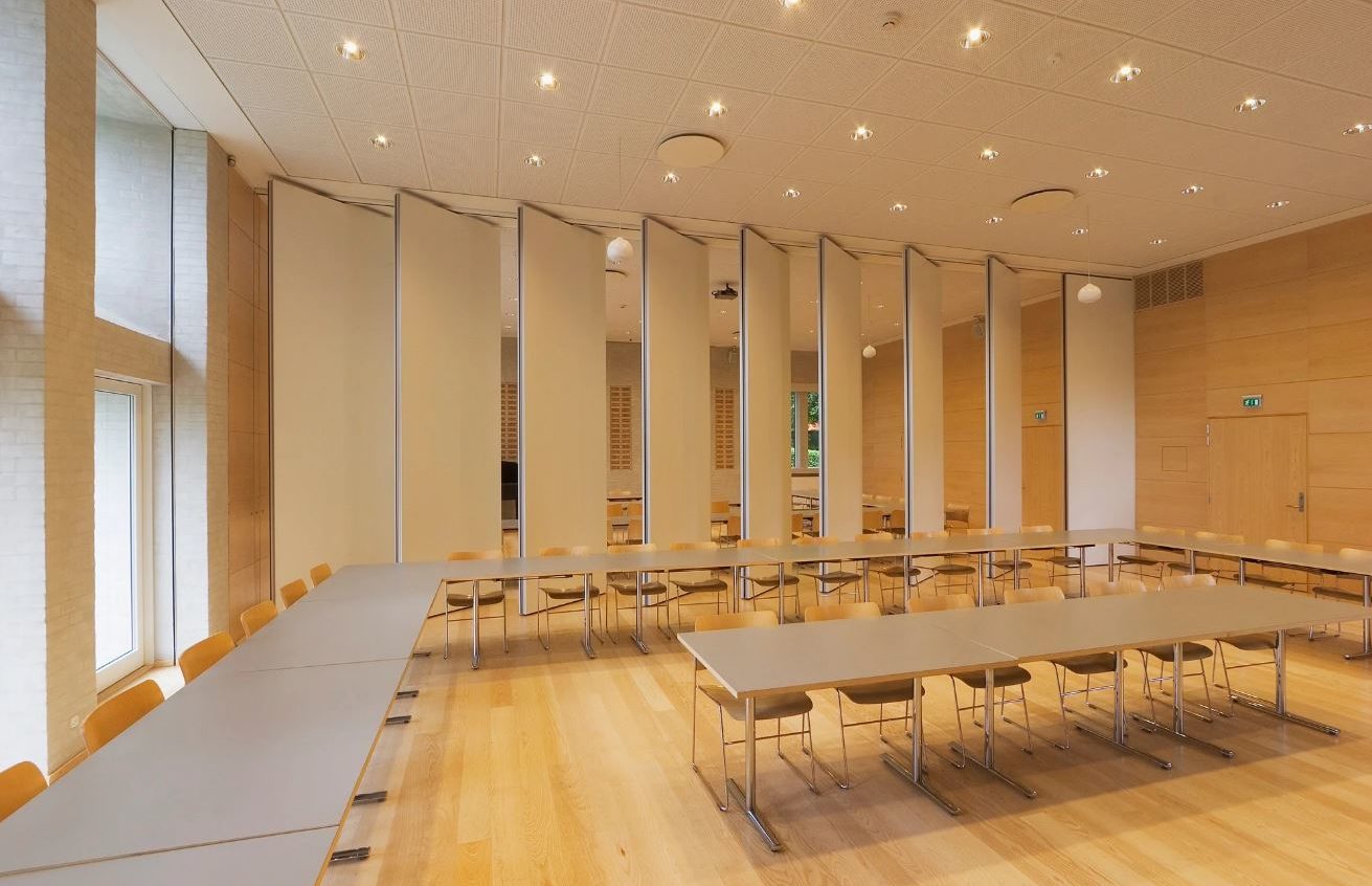 Functional solution for partitioning of the premises - acoustic solid sliding partition walls